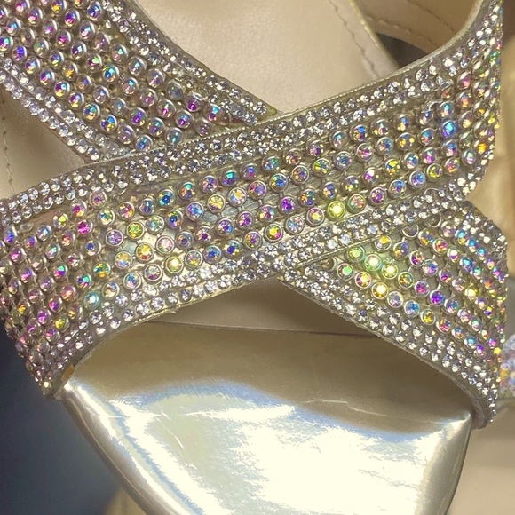 Like New! GUESS Gold Bling Wedges Sandals - Picture 4 of 7